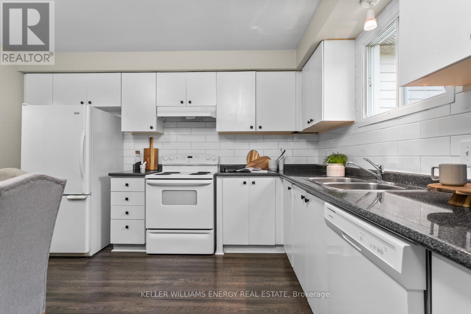 Upper - 929 Southdown Drive, Oshawa, Ontario  L1H 7Z5 - Photo 8 - E12606772