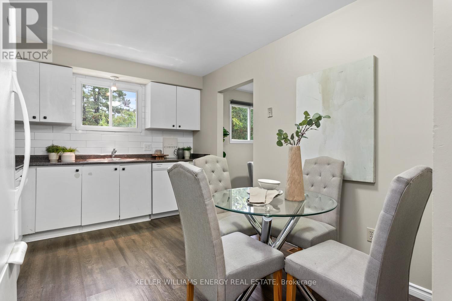 Upper - 929 Southdown Drive, Oshawa, Ontario  L1H 7Z5 - Photo 9 - E12606772