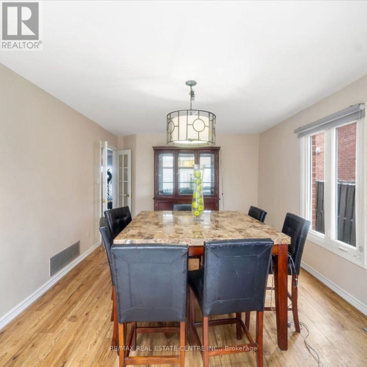 48 Howell Street N, Brampton, Ontario  L6Y 3H8 - Photo 13 - W12604410