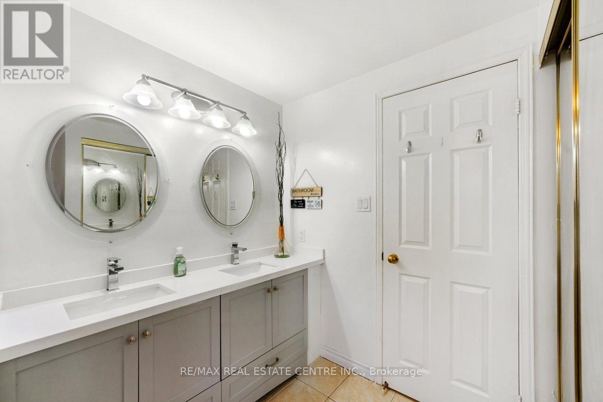 48 Howell Street N, Brampton, Ontario  L6Y 3H8 - Photo 26 - W12604410