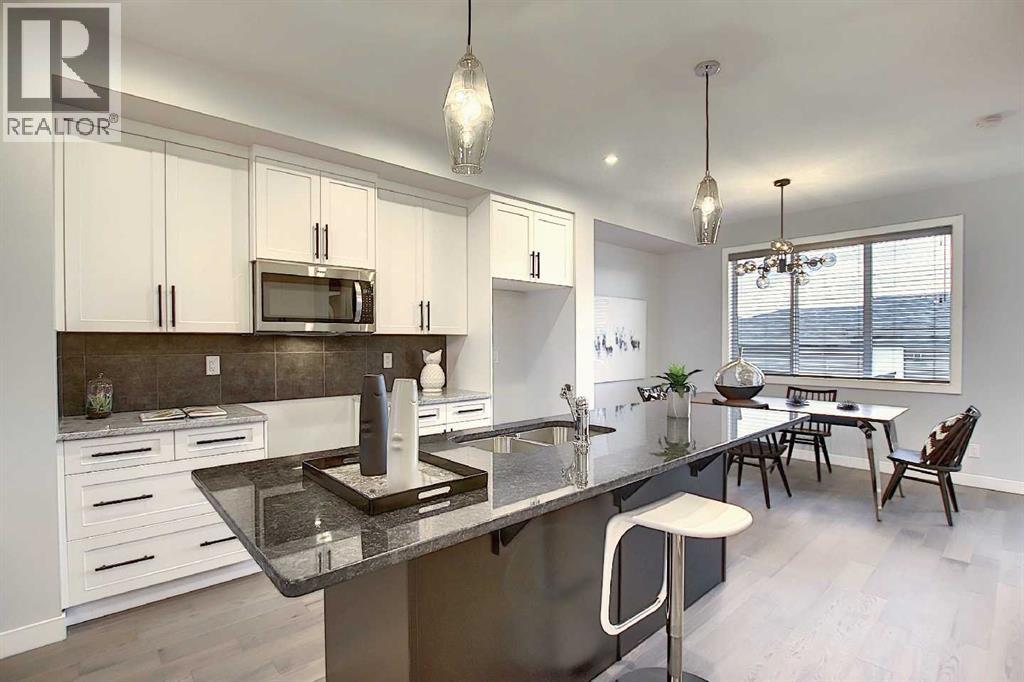 322 Sundown Road, Cochrane, Alberta  T4C 3H2 - Photo 6 - A2193822