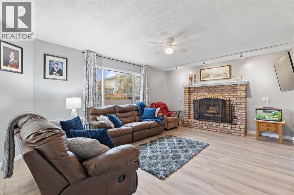 9 Hunters Mews, Okotoks, Alberta  T1S 1M2 - Photo 5 - A2265435