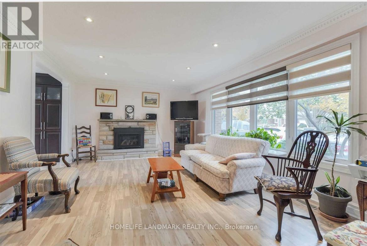 259 Harold Avenue, Whitchurch-Stouffville, Ontario  L4A 1C2 - Photo 2 - N12606784