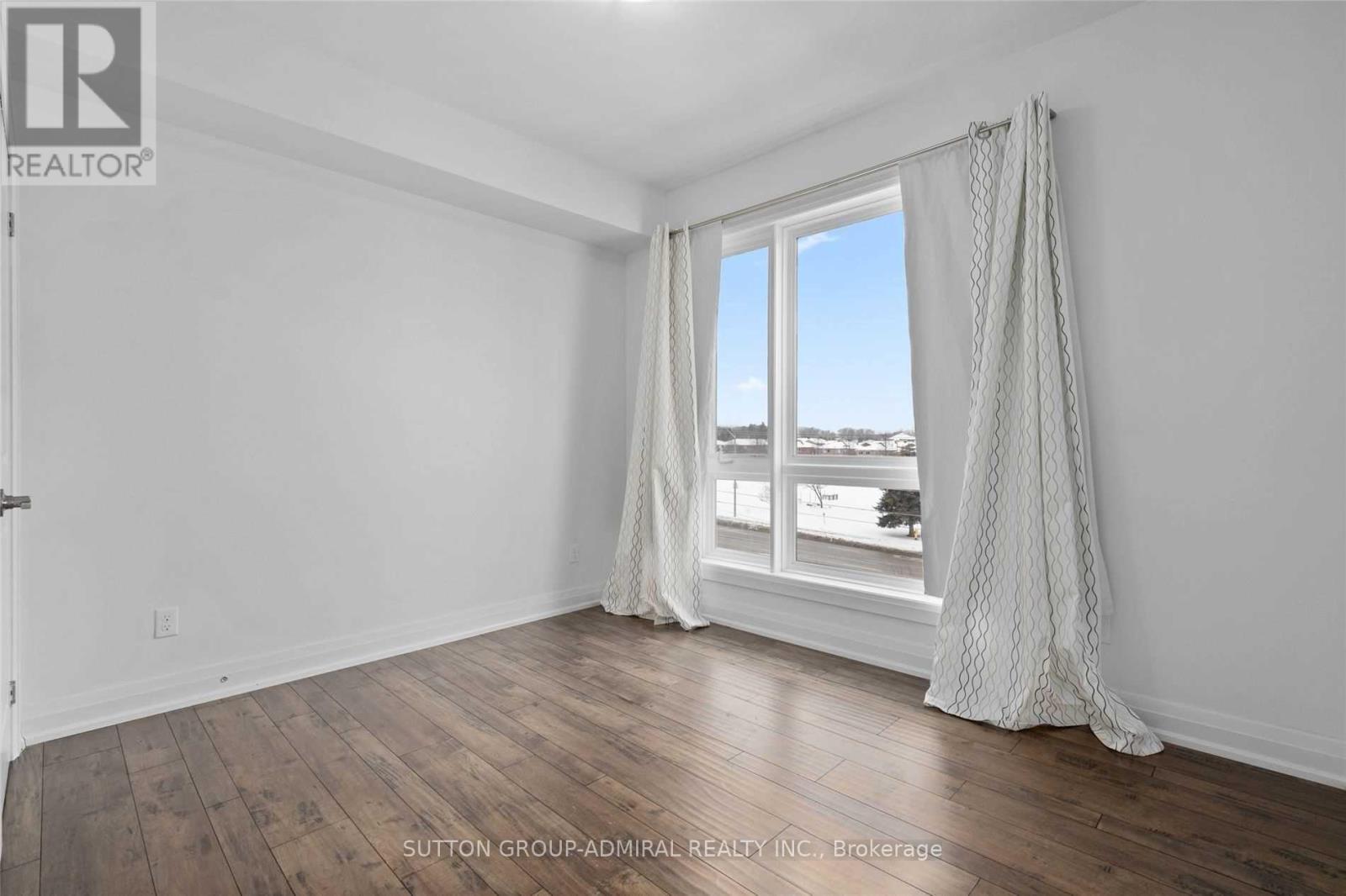 301 - 295 Cundles Road E, Barrie, Ontario  L4M 4S5 - Photo 12 - S12606770