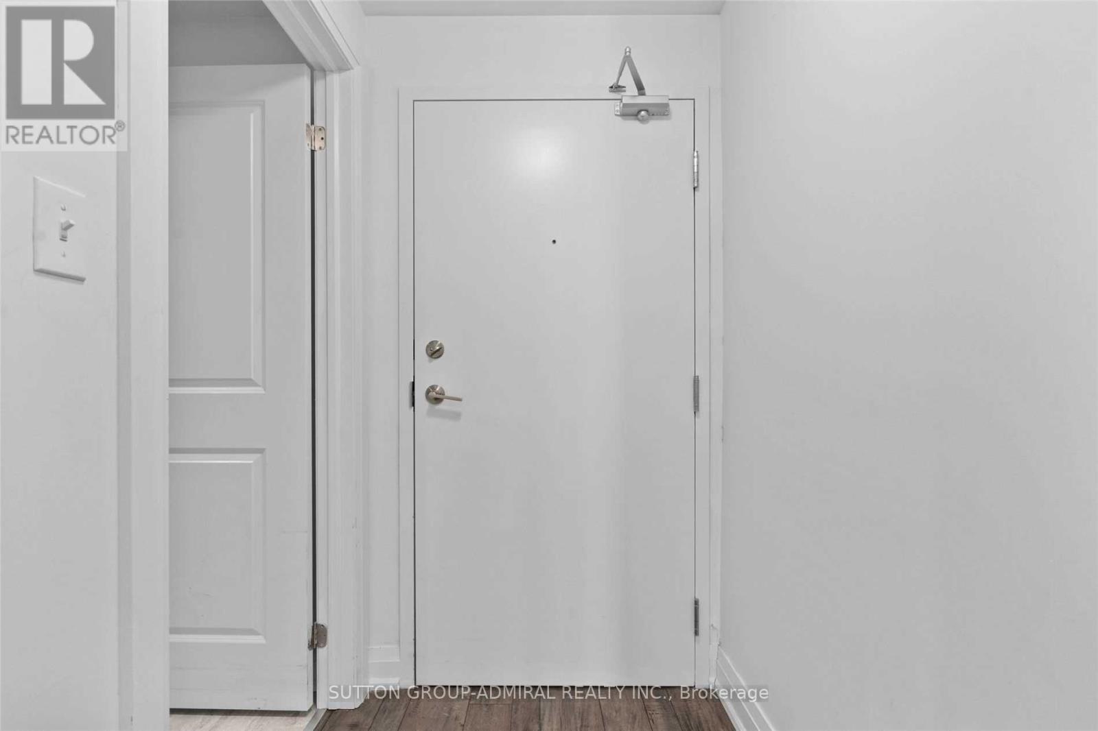 301 - 295 Cundles Road E, Barrie, Ontario  L4M 4S5 - Photo 6 - S12606770