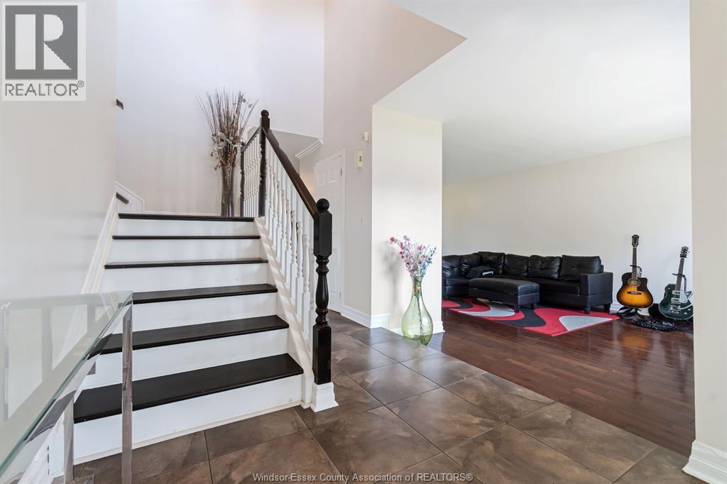 28 Carter Avenue, Leamington, Ontario  N8H 5E1 - Photo 9 - 25031263