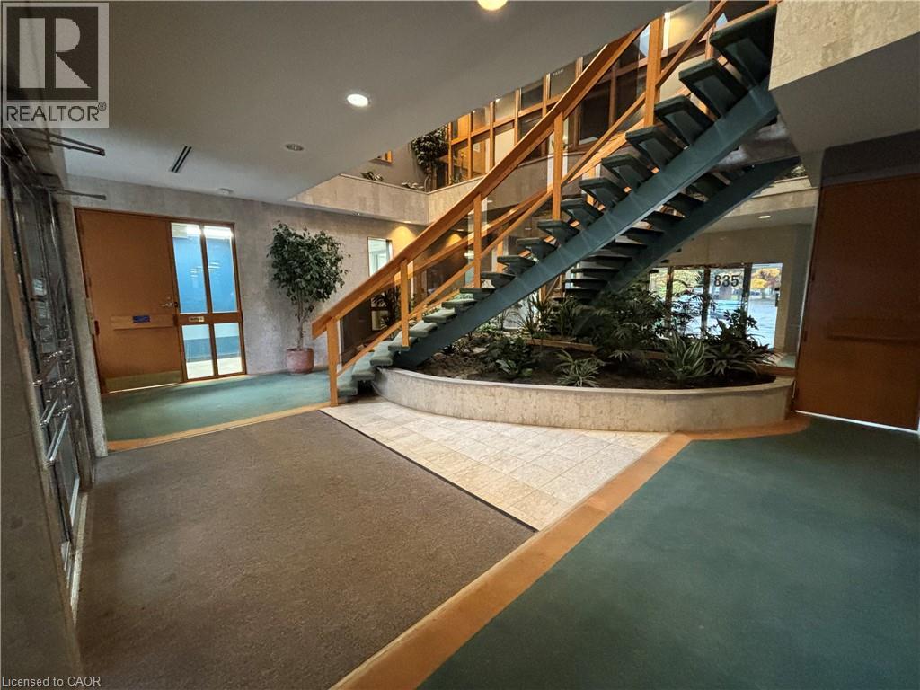 835 Harrington Court Unit# 101-E & 101-C, Burlington, Ontario  L7N 3P3 - Photo 2 - 40761459