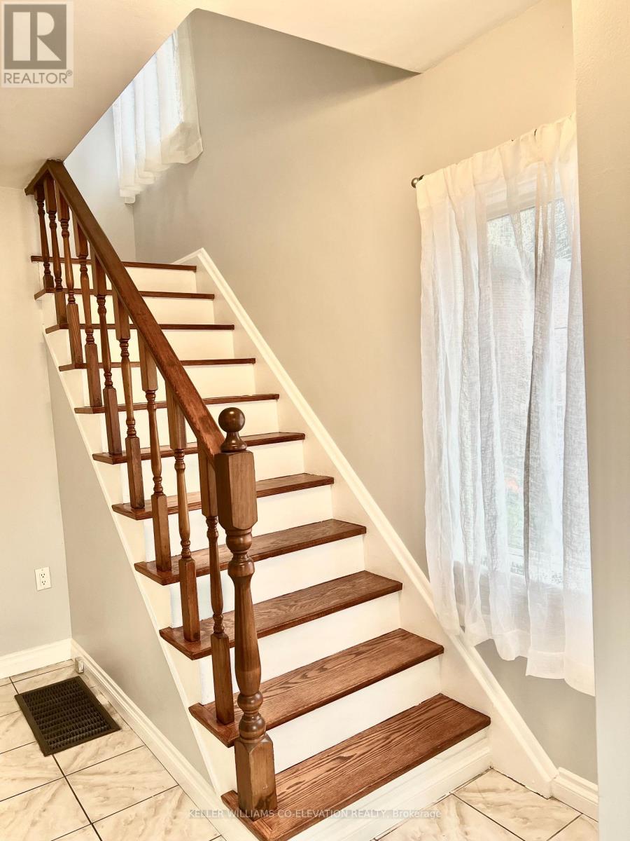 8 Porter Avenue, Toronto, Ontario  M6N 2G9 - Photo 12 - W12315984