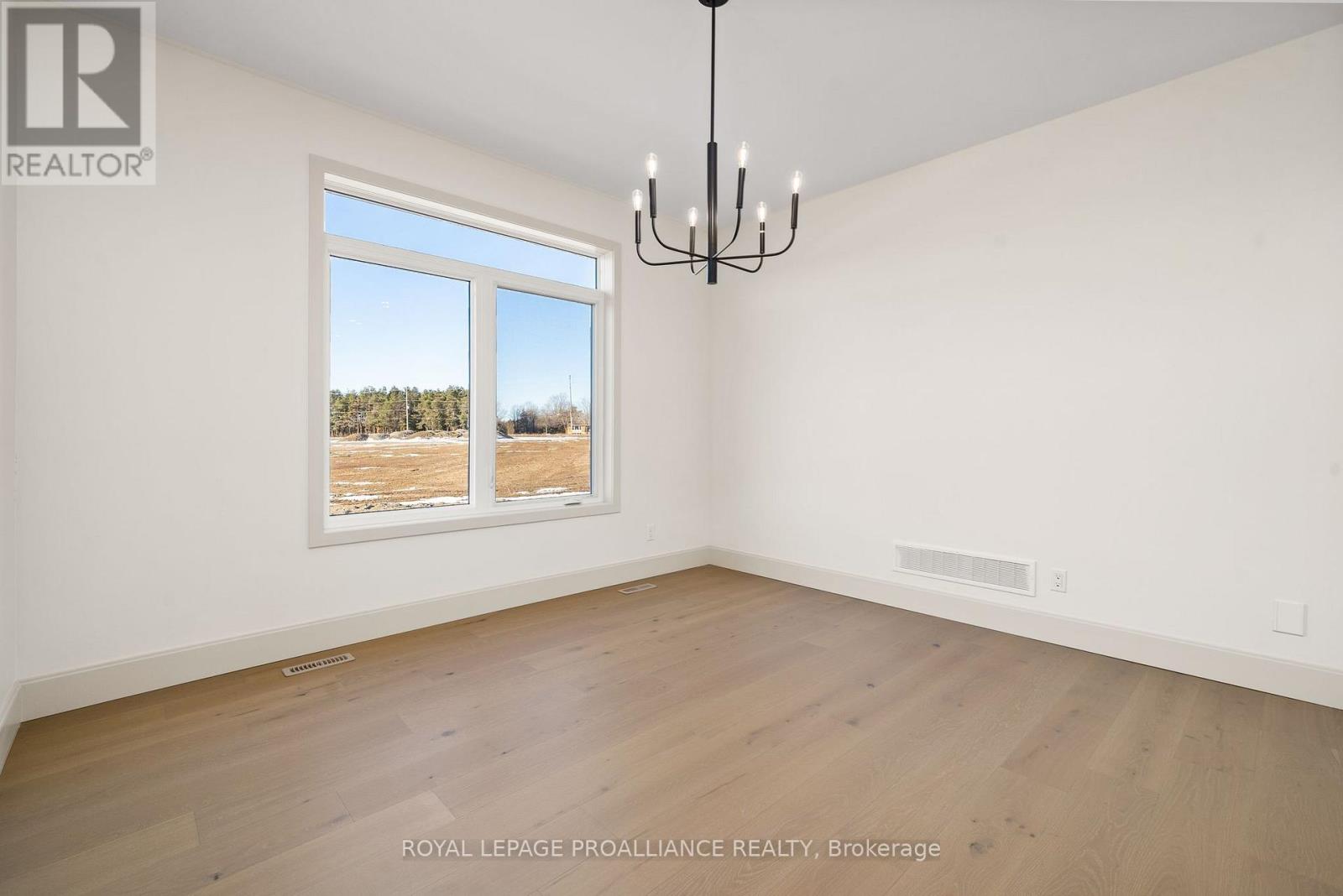 152 Sienna Avenue, Belleville, Ontario  K8P 0J6 - Photo 8 - X12407498