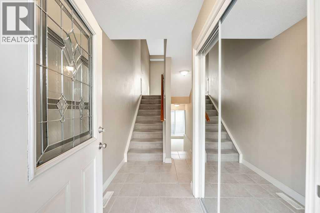 313 Strathcona Circle, Strathmore, Alberta  T1P 0B1 - Photo 3 - A2268096