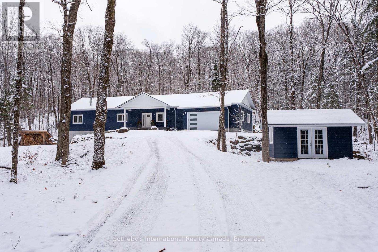 2435 RAVENSCLIFFE ROAD, Huntsville, Ontario