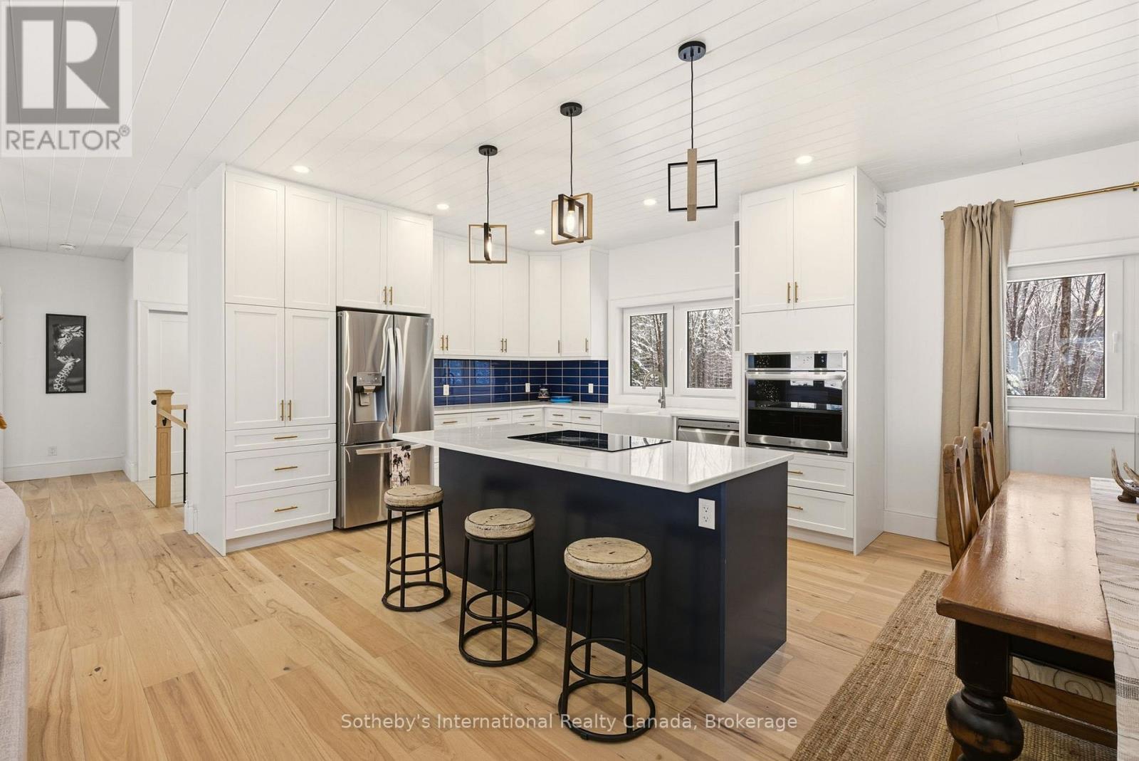 2435 Ravenscliffe Road, Huntsville, Ontario P1H 2J2 - Photo 11 - X12606788