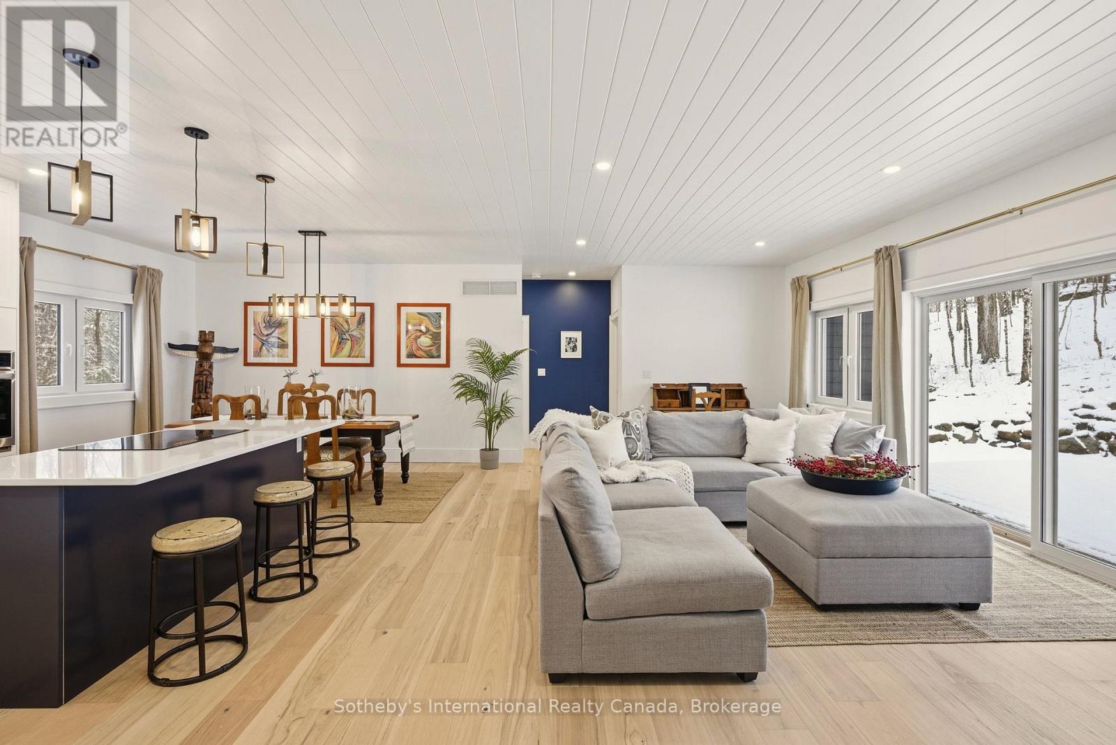 2435 Ravenscliffe Road, Huntsville, Ontario P1H 2J2 - Photo 16 - X12606788