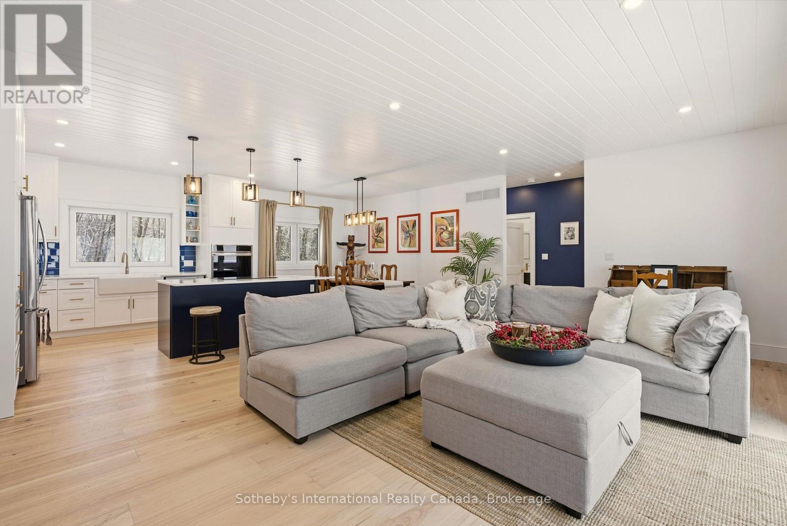 2435 Ravenscliffe Road, Huntsville, Ontario P1H 2J2 - Photo 17 - X12606788