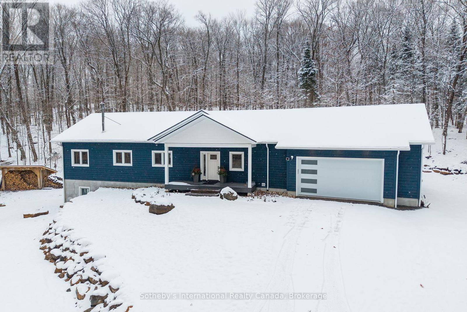 2435 Ravenscliffe Road, Huntsville, Ontario P1H 2J2 - Photo 3 - X12606788