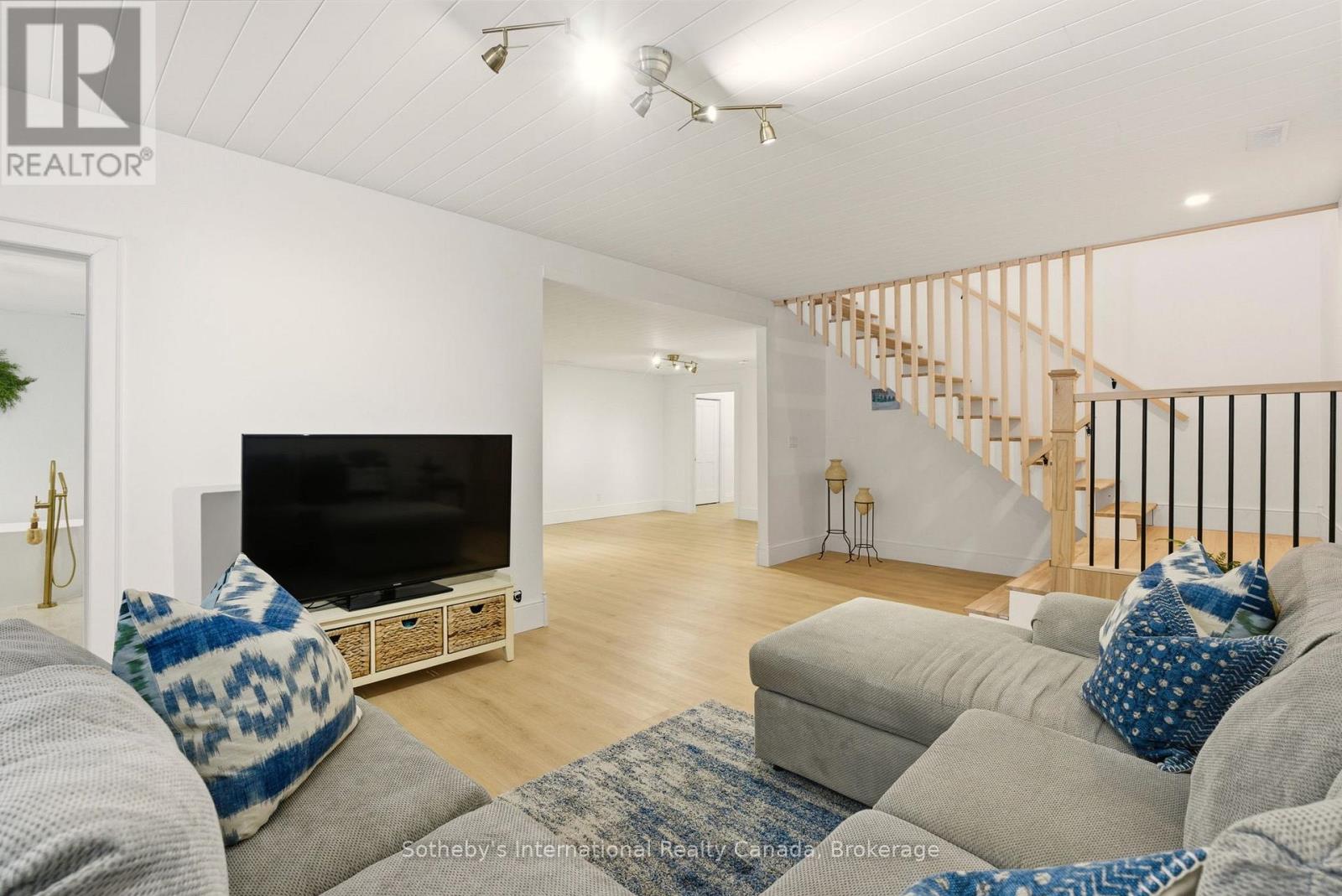 2435 Ravenscliffe Road, Huntsville, Ontario P1H 2J2 - Photo 35 - X12606788