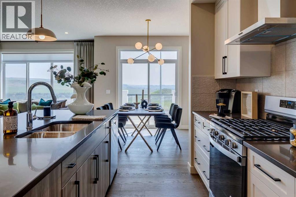 93 Sunrise Heath, Cochrane, Alberta  T4C 3C5 - Photo 17 - A2214762