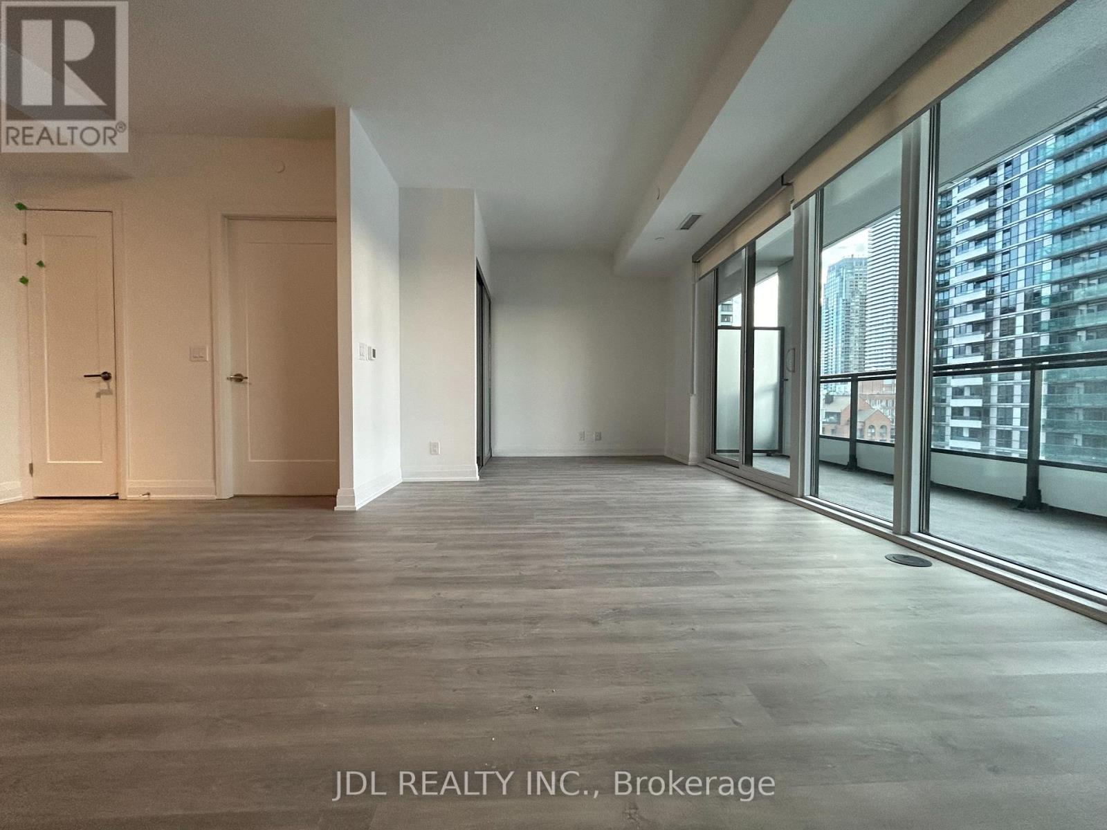 1210 - 65 Broadway Blvd Boulevard, Toronto, Ontario M4P 1T9 - Photo 3 - C12606814