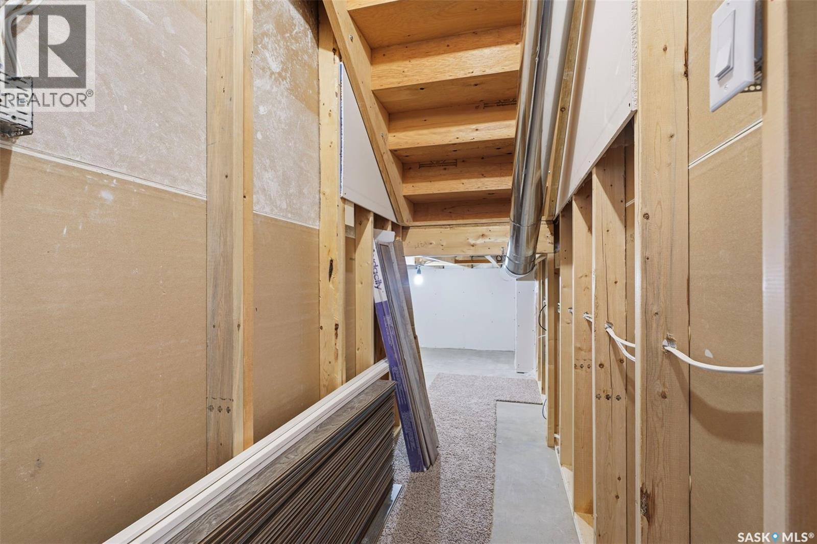 58 Raider Bay, Prince Albert, Saskatchewan  S6V 1H6 - Photo 23 - SK025230