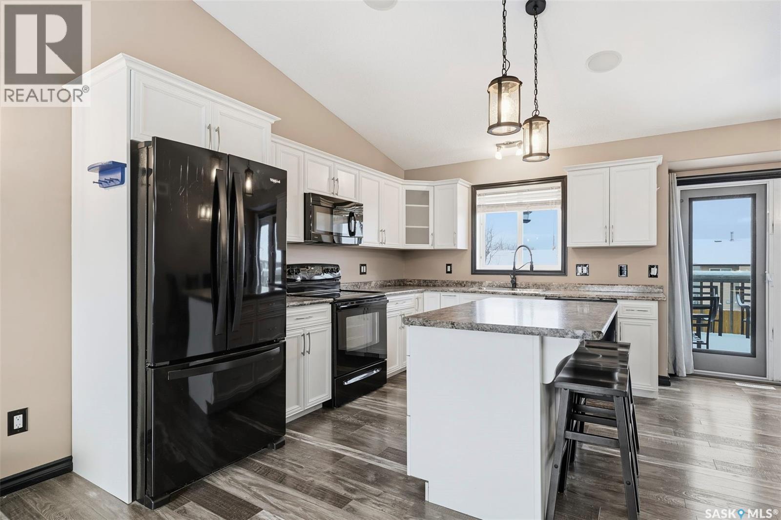 58 Raider Bay, Prince Albert, Saskatchewan  S6V 1H6 - Photo 7 - SK025230