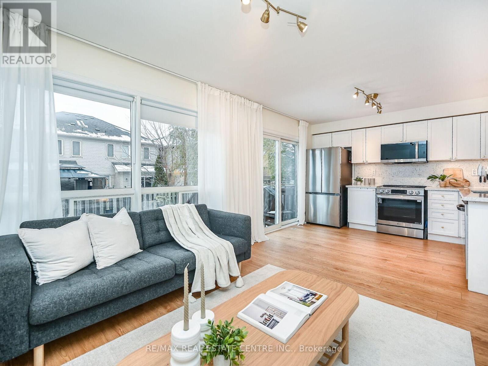 778 Johnson Heights, Milton, Ontario  L9T 0J7 - Photo 11 - W12601018