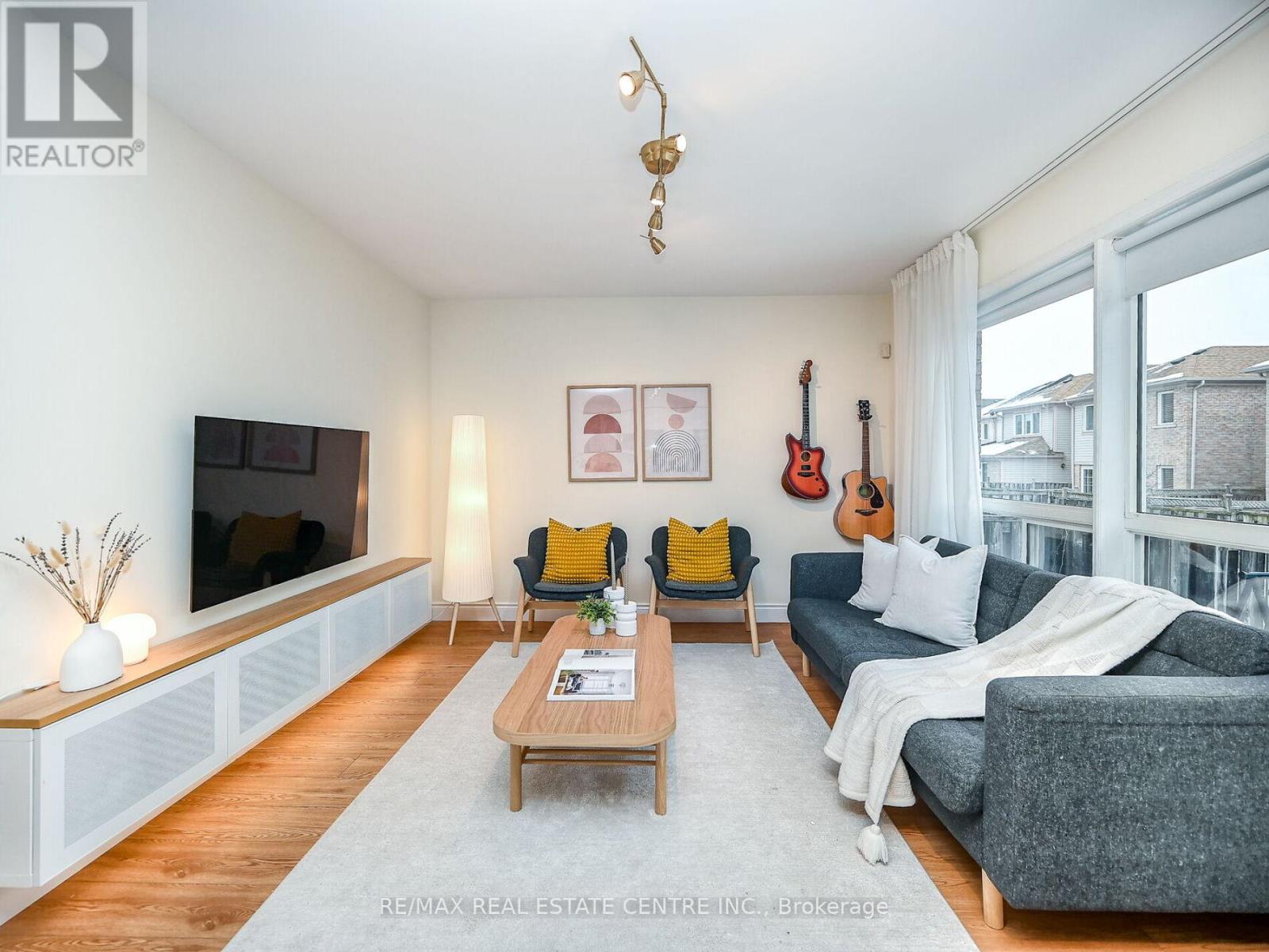 778 Johnson Heights, Milton, Ontario  L9T 0J7 - Photo 9 - W12601018