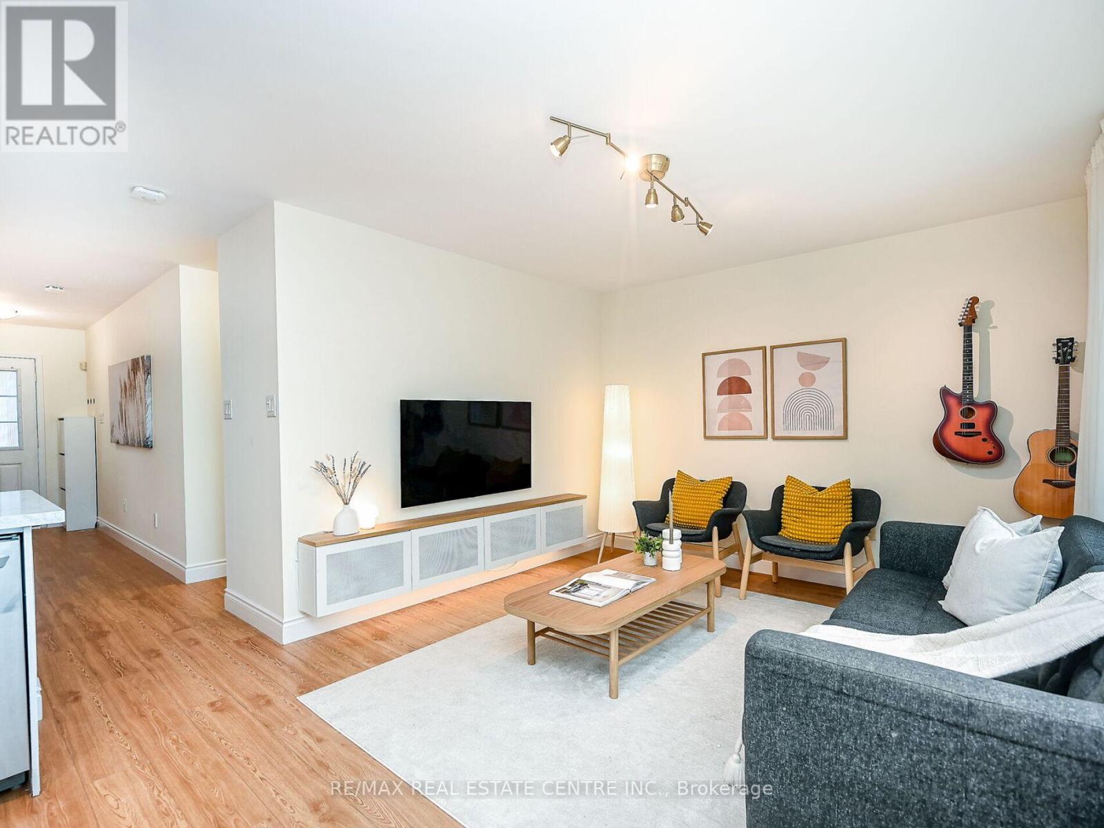 778 Johnson Heights, Milton, Ontario  L9T 0J7 - Photo 8 - W12601018