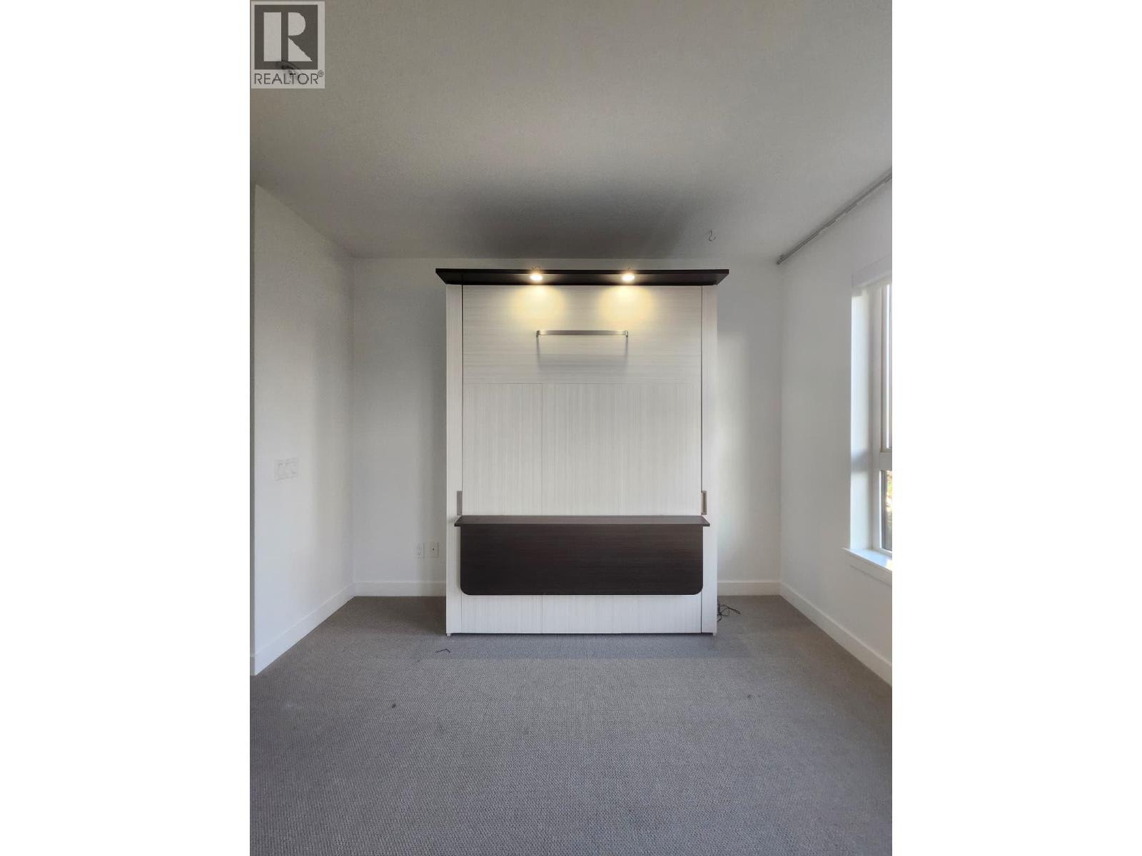 313 111 E 3RD STREET, North Vancouver, British Columbia