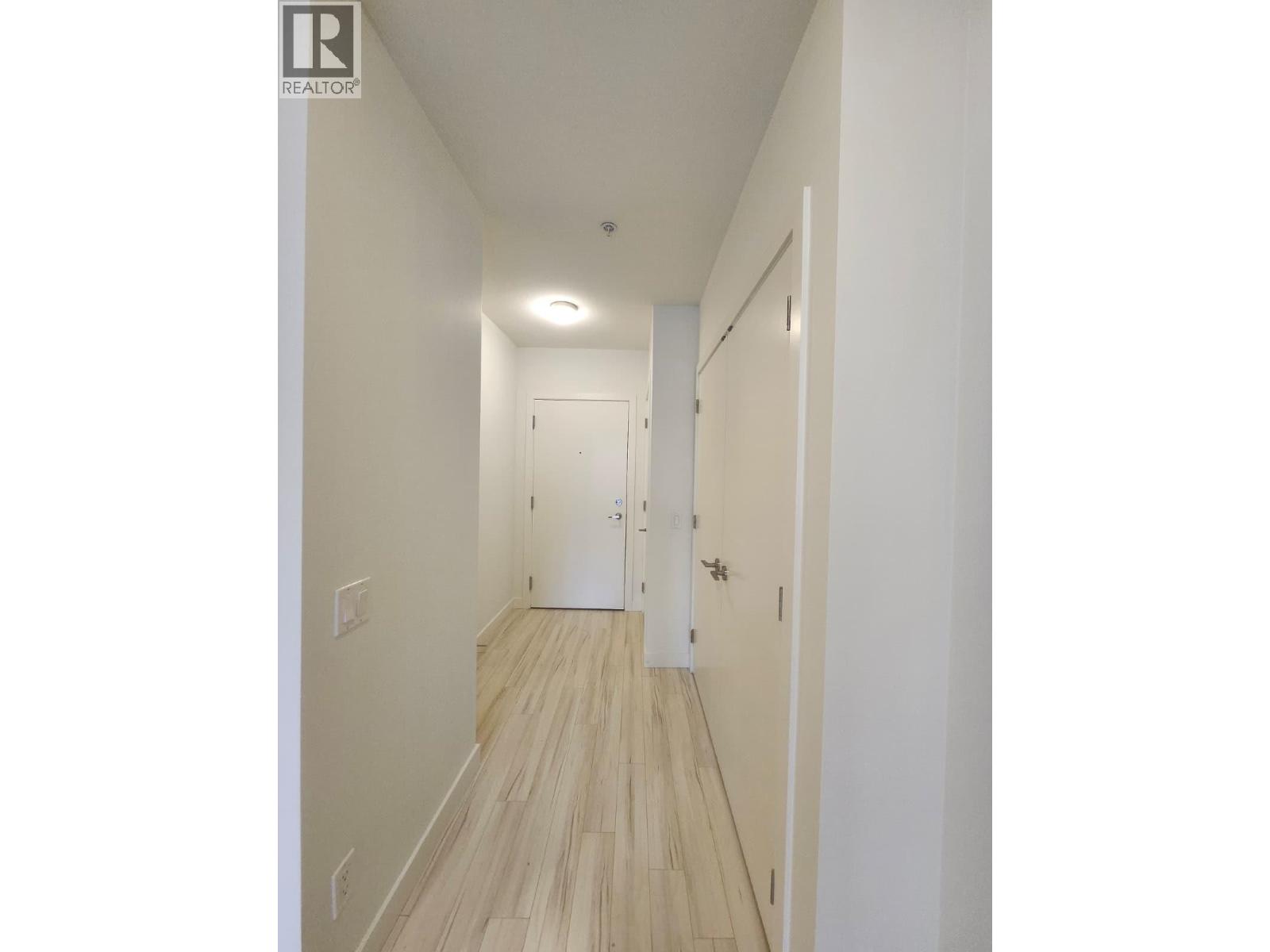 313 111 E 3rd Street, North Vancouver, British Columbia  V7L 0C6 - Photo 2 - R3072332
