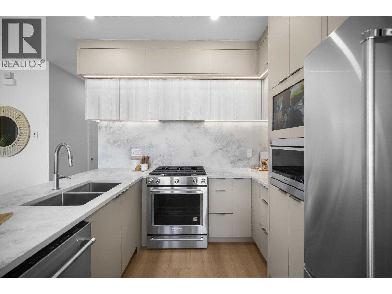 2 3563 E 25th Avenue, Vancouver, British Columbia  V5R 1K3 - Photo 8 - R3072567