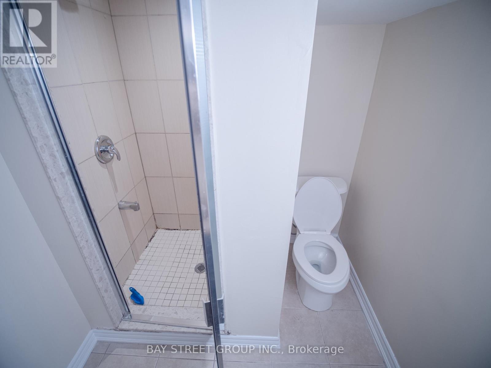 Lower - 56 Corby Crescent, Brampton, Ontario  L6Y 1H1 - Photo 10 - W12606822