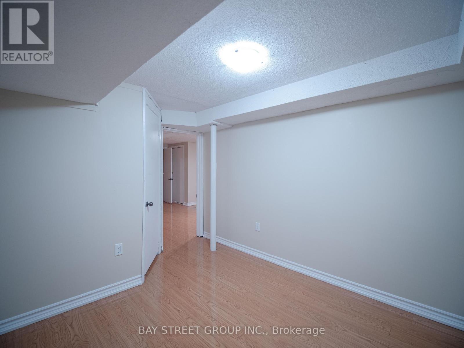 Lower - 56 Corby Crescent, Brampton, Ontario  L6Y 1H1 - Photo 12 - W12606822