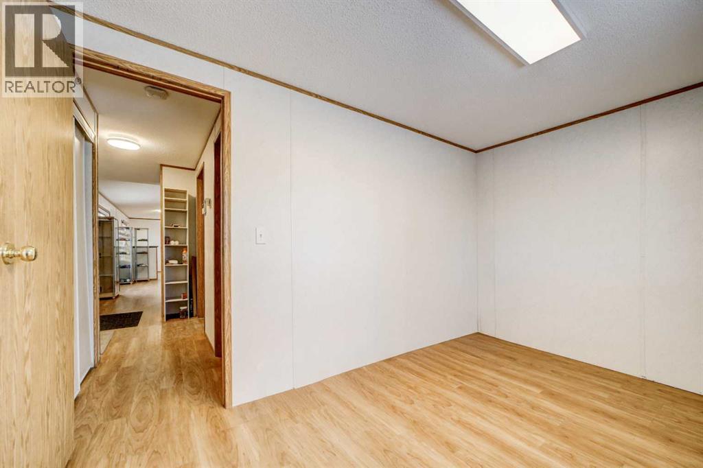 27 Westover Crescent W, Claresholm, Alberta  T0L 0T0 - Photo 12 - A2272835