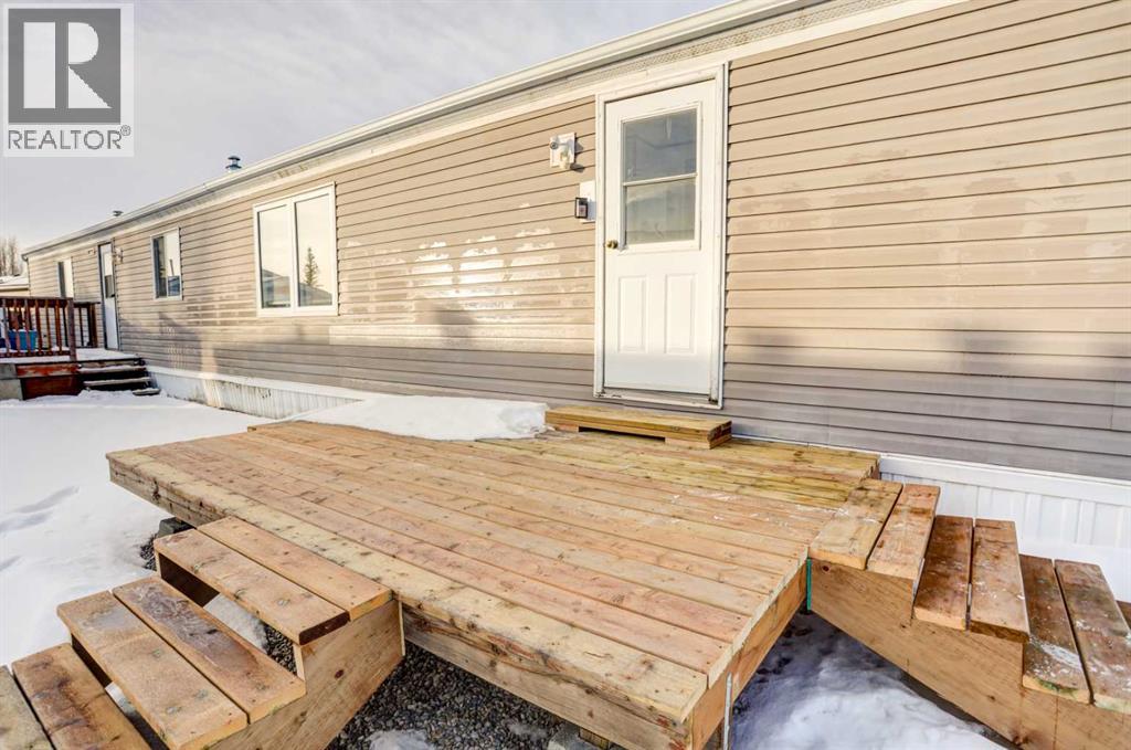 27 Westover Crescent W, Claresholm, Alberta  T0L 0T0 - Photo 4 - A2272835