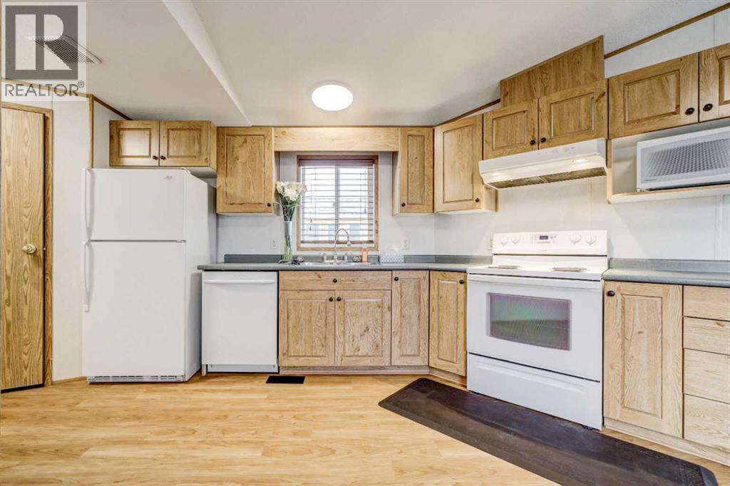 27 Westover Crescent W, Claresholm, Alberta  T0L 0T0 - Photo 19 - A2272835