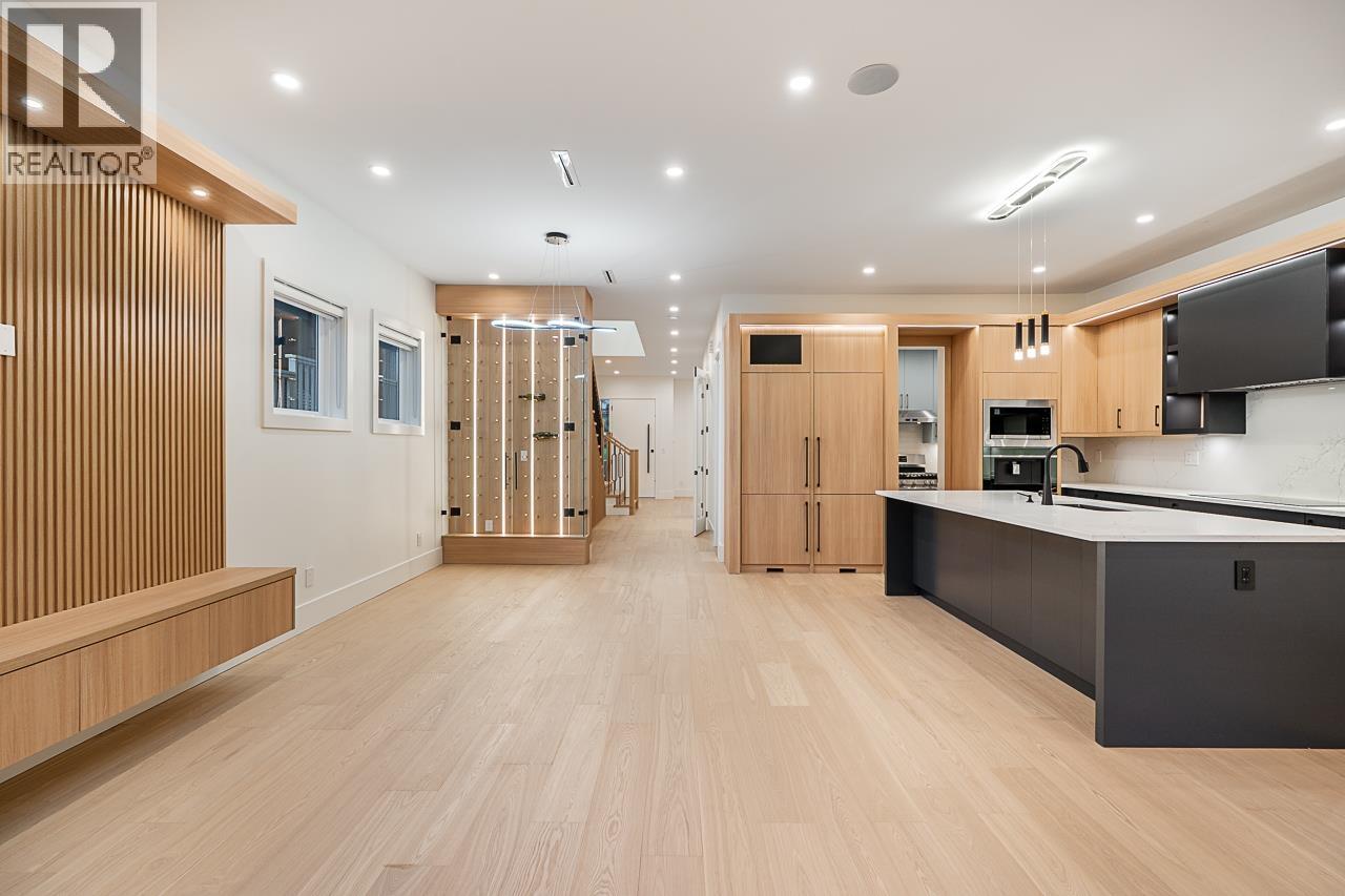 2208 ST GEORGE STREET, Port Moody, British Columbia