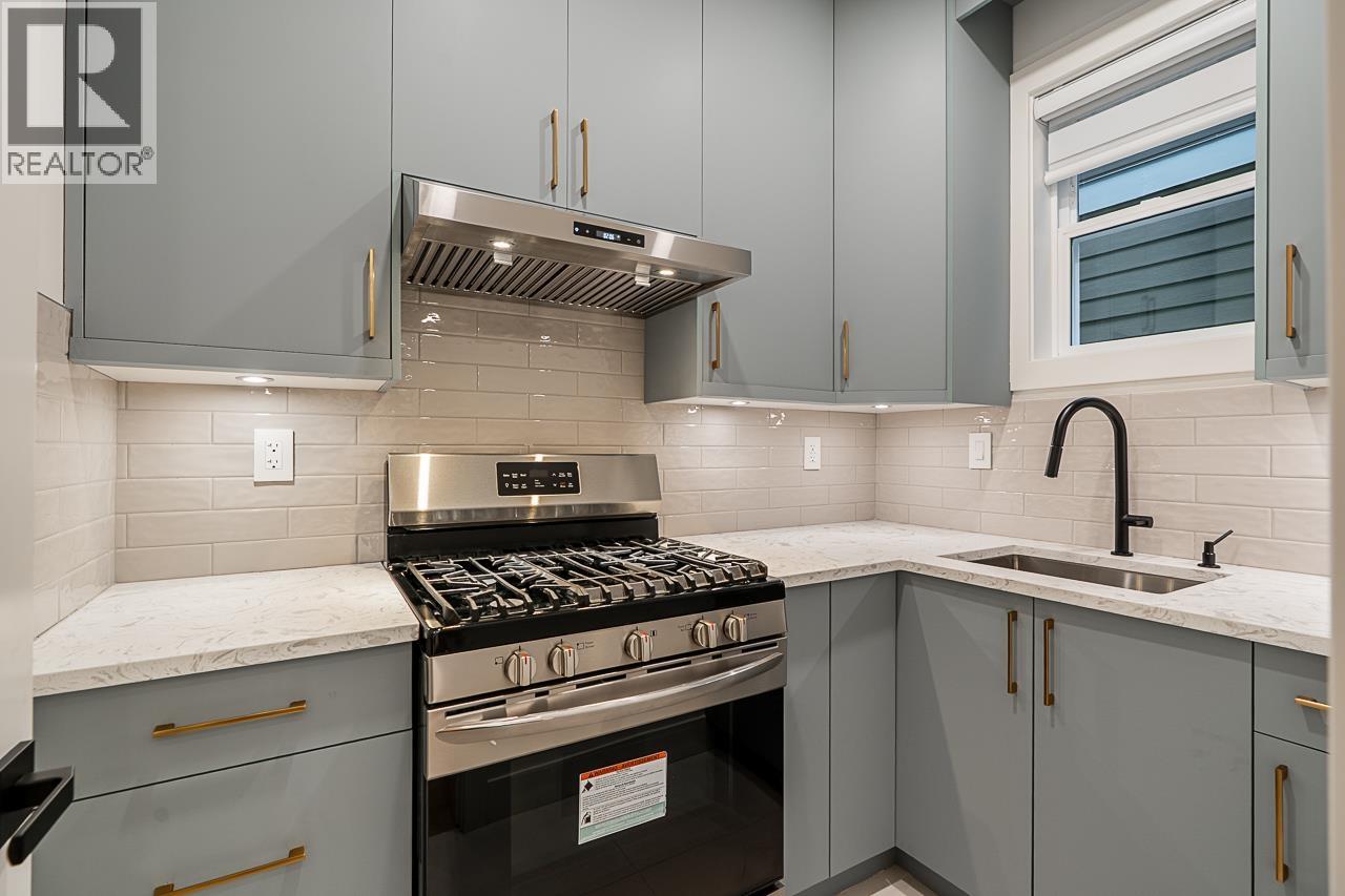 2208 St George Street, Port Moody, British Columbia  V3H 2G2 - Photo 8 - R3072628