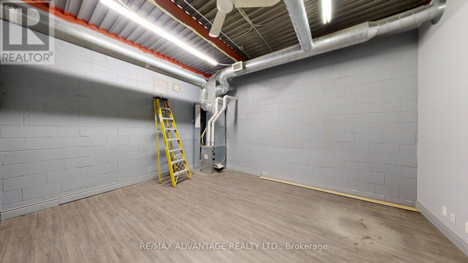 B - 527 South Street, London East, Ontario  N6B 1C4 - Photo 11 - X12368597