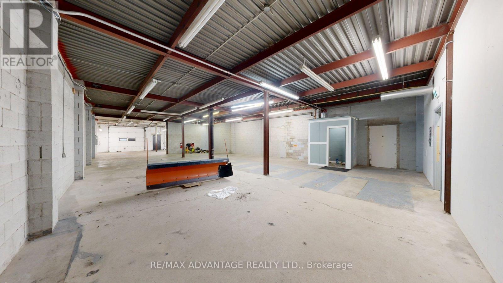 B - 527 South Street, London East, Ontario  N6B 1C4 - Photo 7 - X12368597