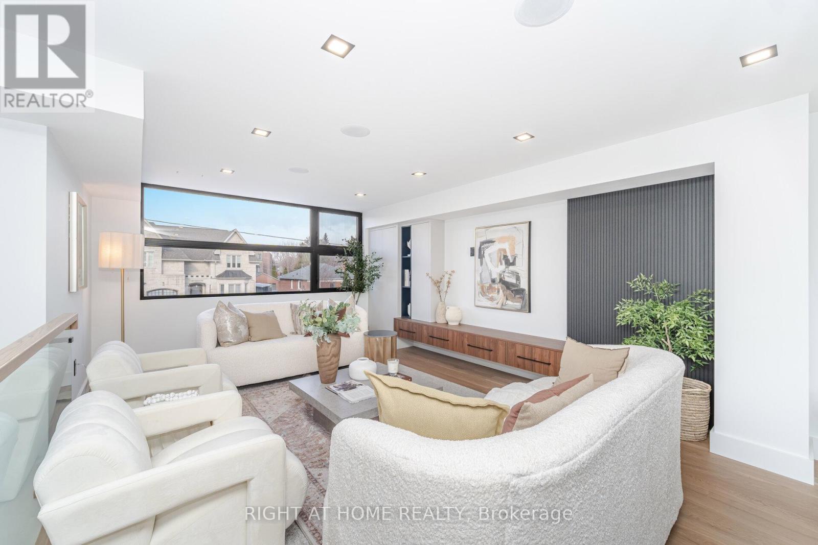 289 Valermo Drive, Toronto, Ontario M8W 2L2 - Photo 17 - W12606834