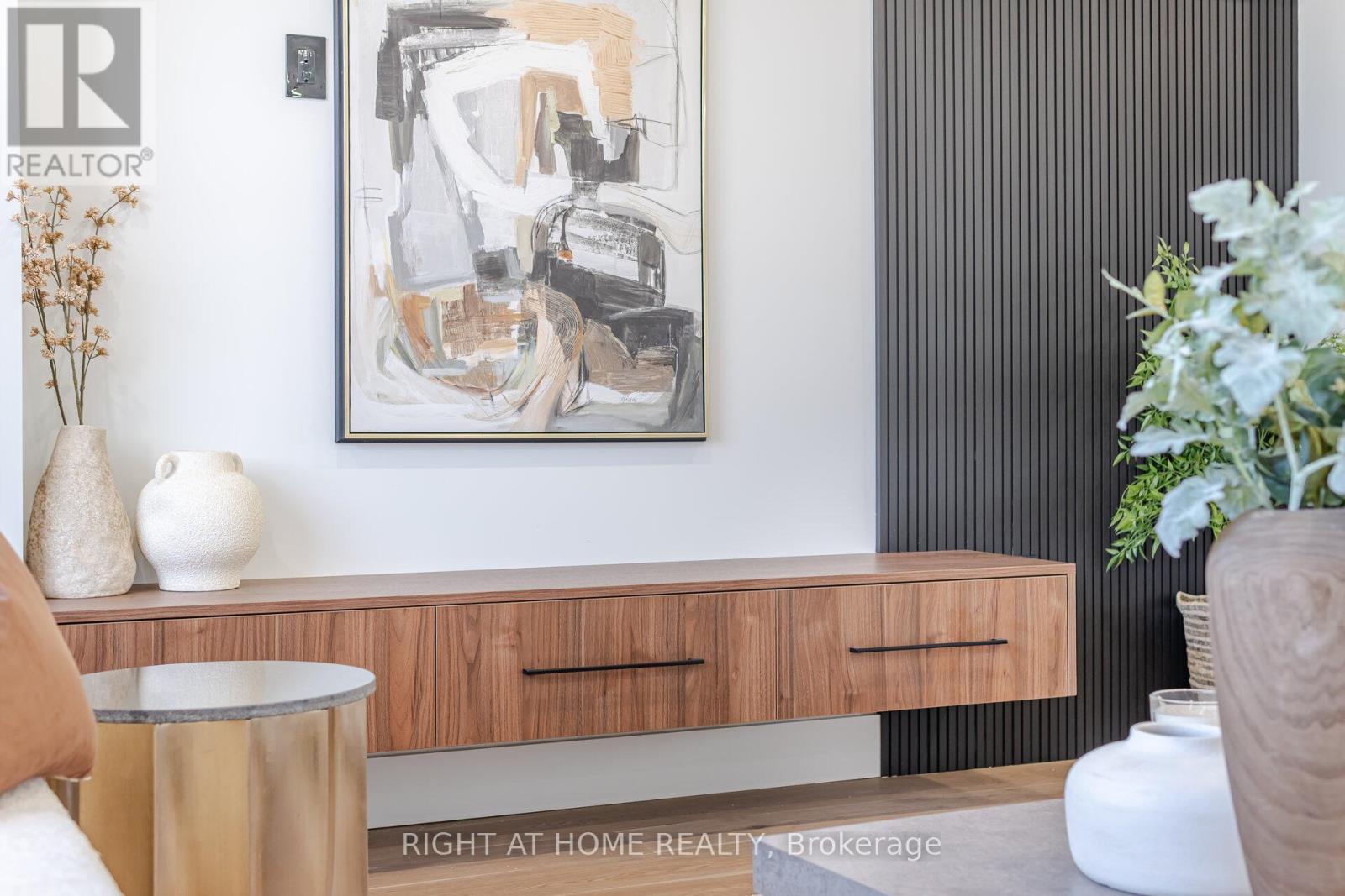 289 Valermo Drive, Toronto, Ontario M8W 2L2 - Photo 20 - W12606834