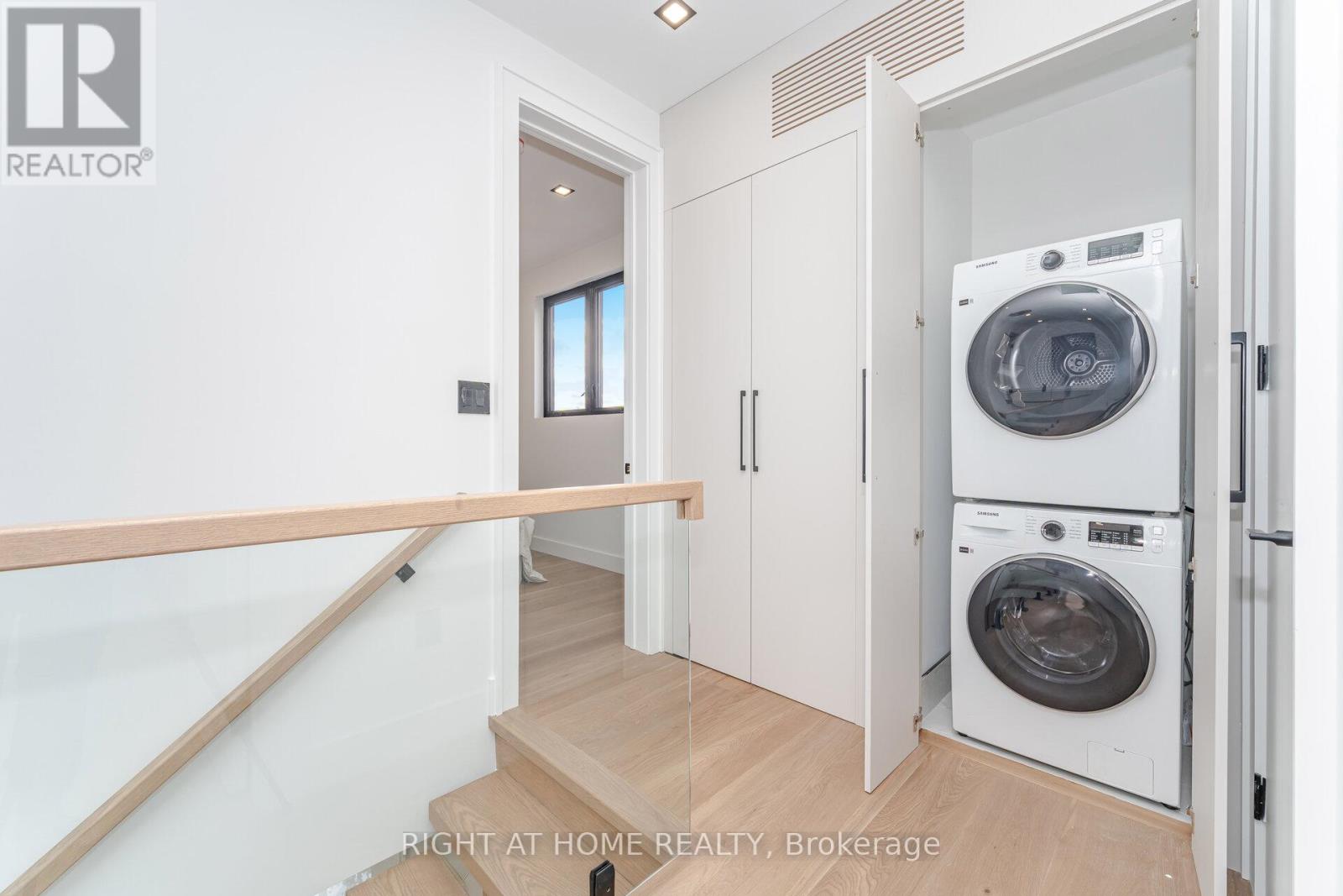 289 Valermo Drive, Toronto, Ontario M8W 2L2 - Photo 32 - W12606834