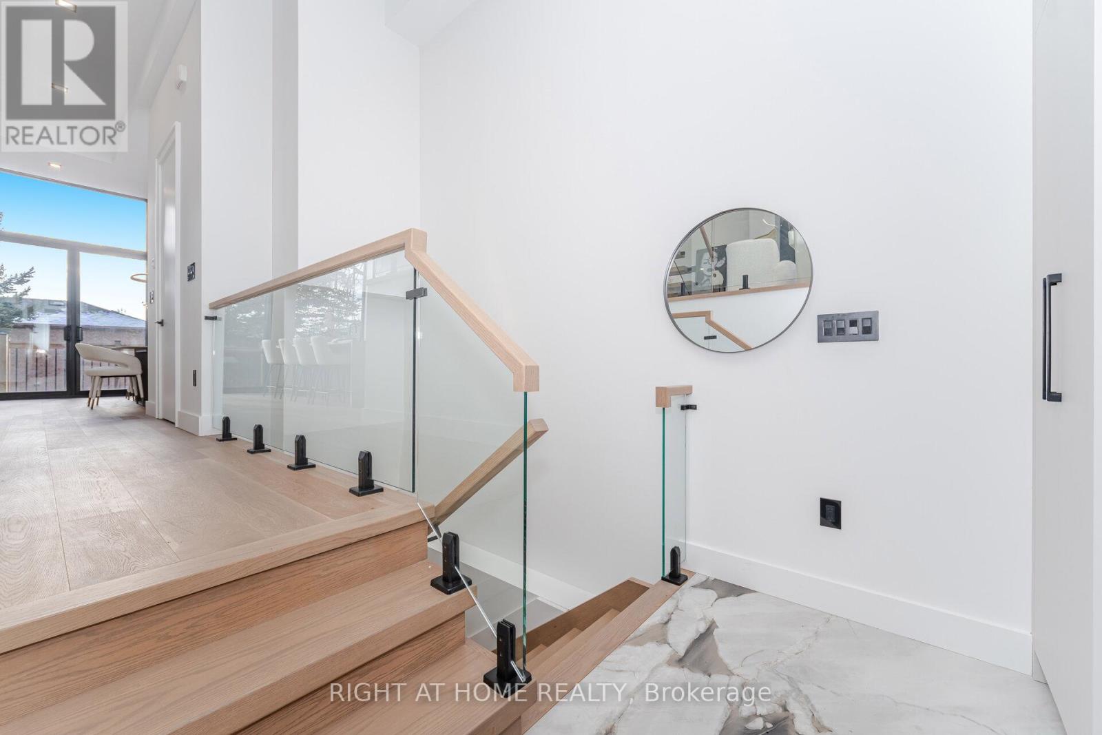 289 Valermo Drive, Toronto, Ontario M8W 2L2 - Photo 33 - W12606834