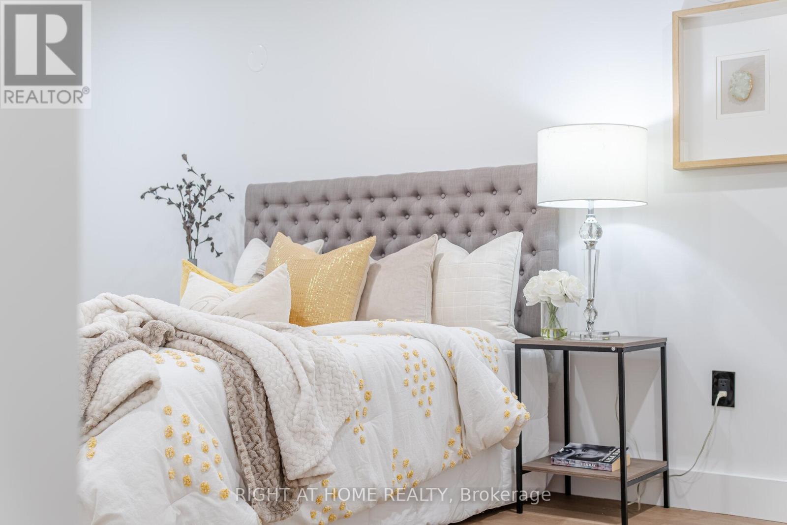 289 Valermo Drive, Toronto, Ontario M8W 2L2 - Photo 36 - W12606834