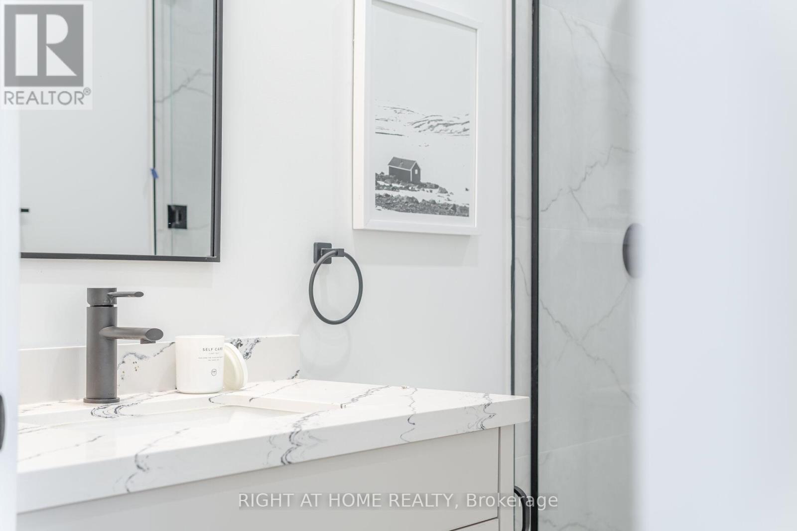 289 Valermo Drive, Toronto, Ontario M8W 2L2 - Photo 39 - W12606834