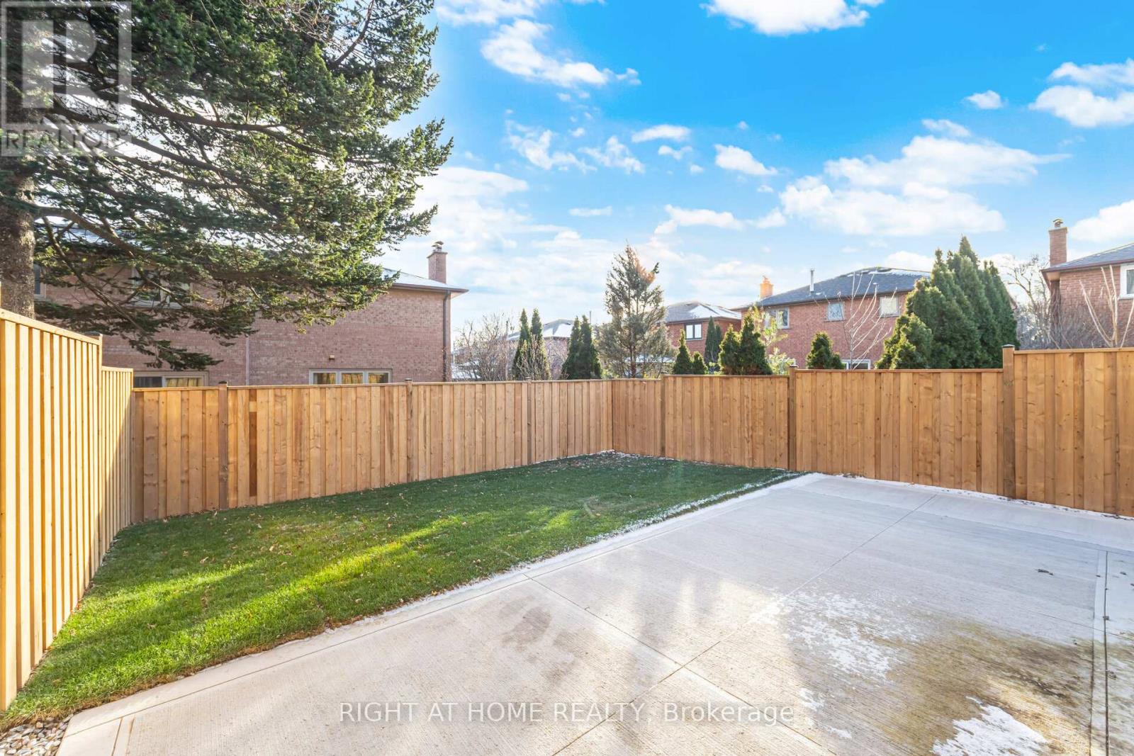 289 Valermo Drive, Toronto, Ontario M8W 2L2 - Photo 40 - W12606834