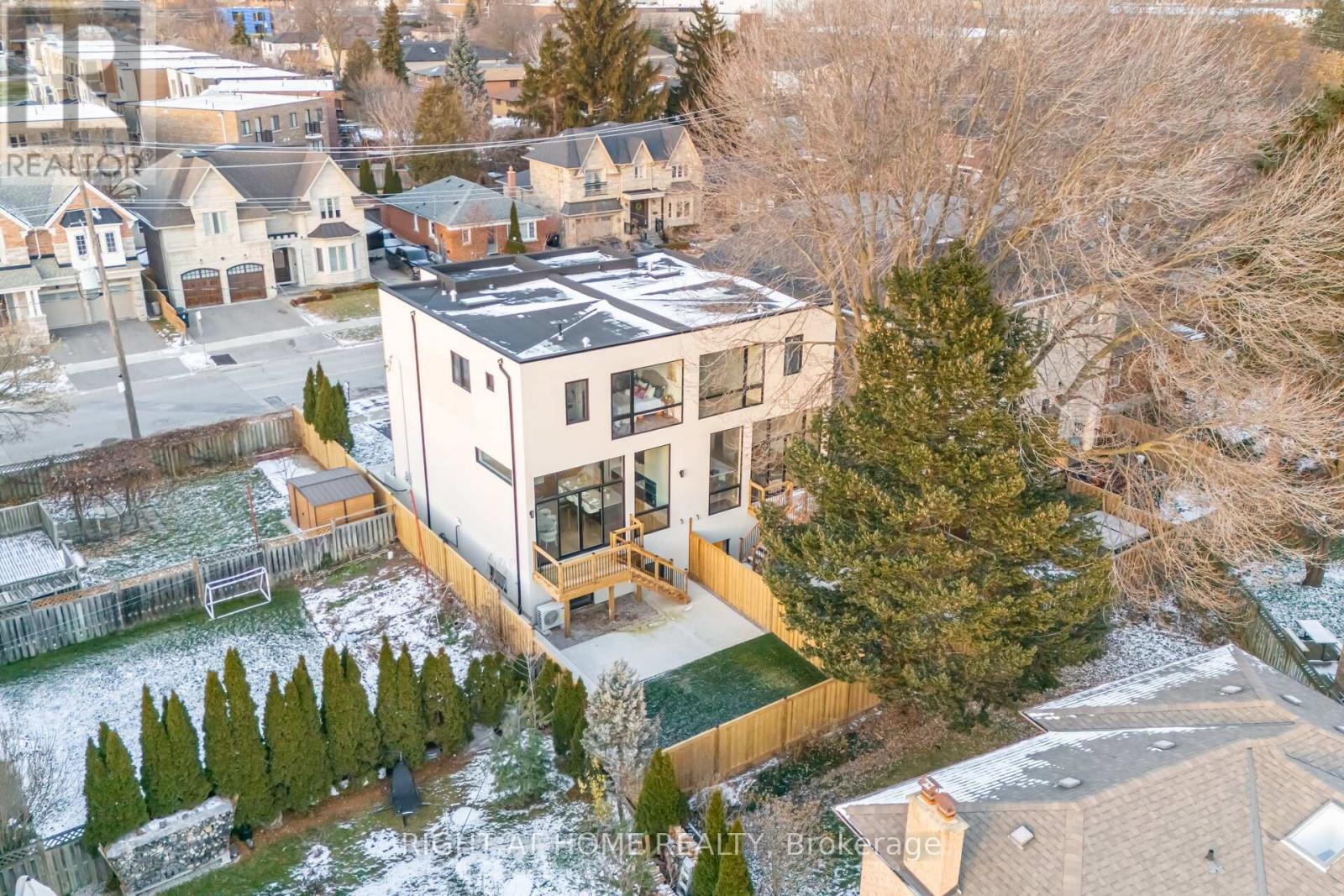 289 Valermo Drive, Toronto, Ontario M8W 2L2 - Photo 43 - W12606834