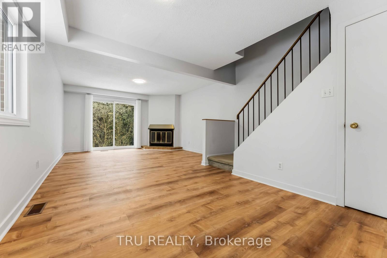 37 - 6512 Bilberry Drive, Ottawa, Ontario K1C 4N7 - Photo 5 - X12606842