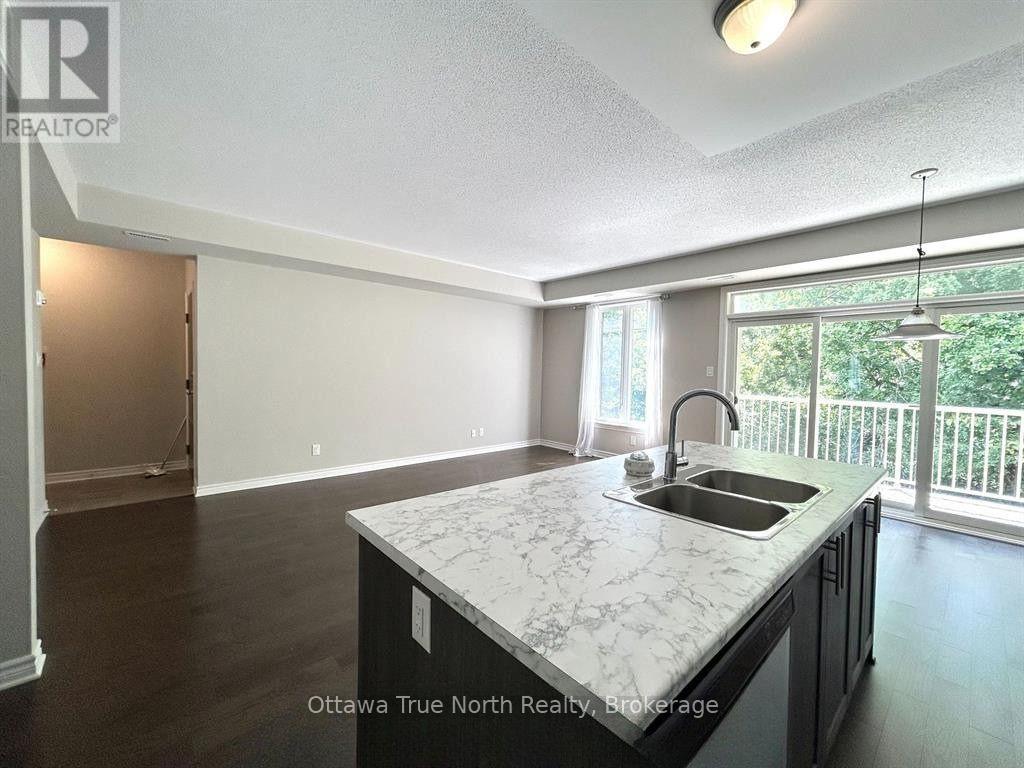 30 - 1032 Beryl Private, Ottawa, Ontario K1V 2M4 - Photo 4 - X12606848