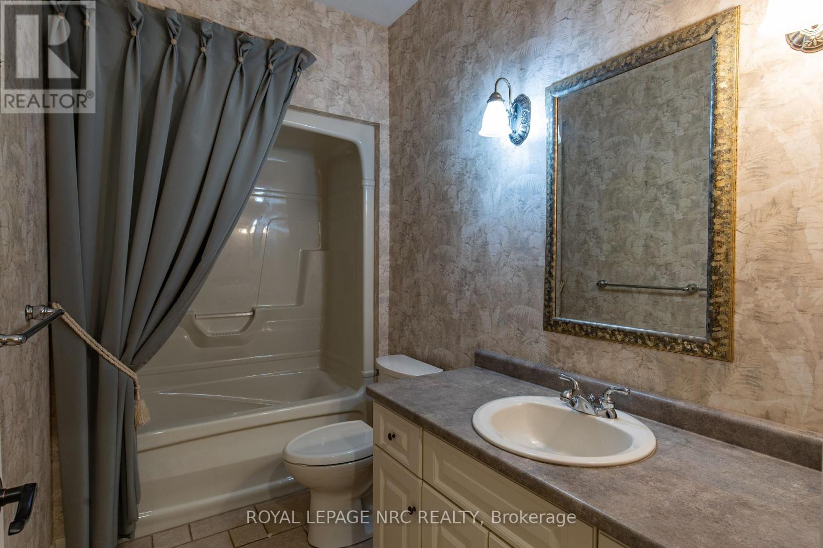 6 Muirfield Trail, Welland, Ontario L3B 6G7 - Photo 20 - X12606860